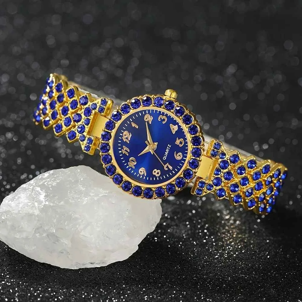 💎 Elegant Women Rhinestone Quartz Watch Blue Fashion – ساعة نسائية أنيقة مزينة بفصوص كريستال بتصميم أزرق فاخر
