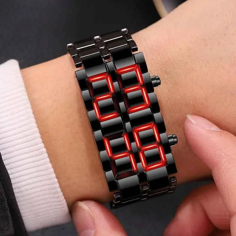 Men’s Lava Style Stainless Steel Watch – ساعة رجالية بتصميم لافا