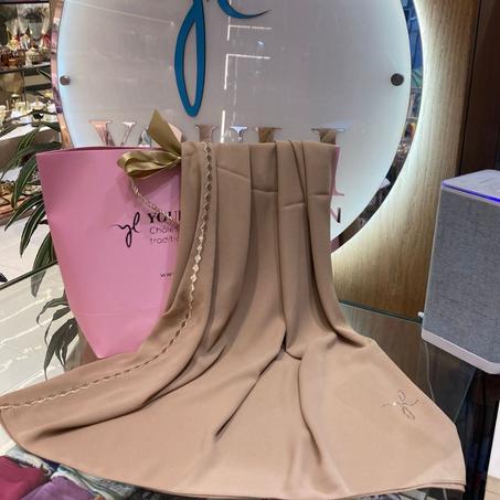 Châle Brodé en Skelli