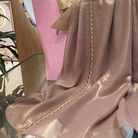 Châle Brodé en Skelli