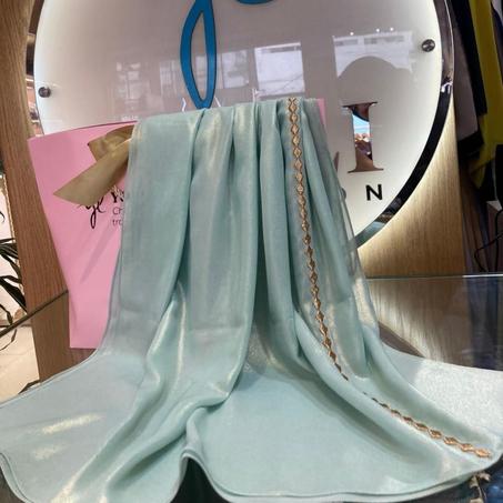 Châle Brodé en Skelli