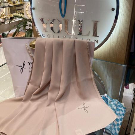 Châle en Crêpe Premium