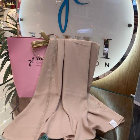 Châle Brodé en Skelli