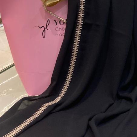 Châle Brodé en SkellI