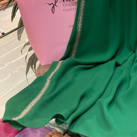 Châle Brodé en Skelli