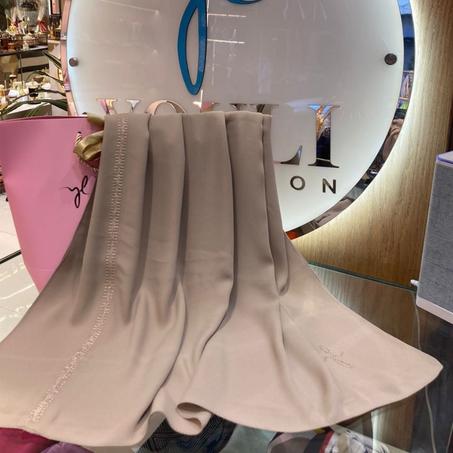 Châle Brodé en Skelli