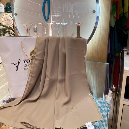 Châle en Crêpe Premium