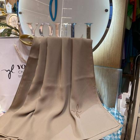 Châle en Crêpe Premium