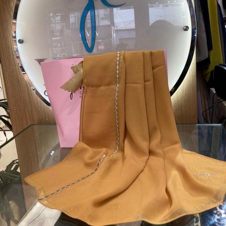 Châle Brodé en Skelli