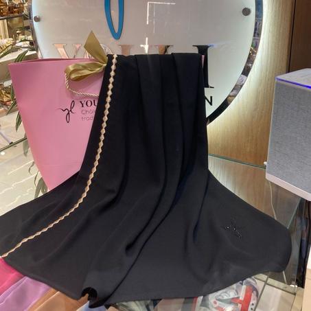 Châle Brodé en Skelli