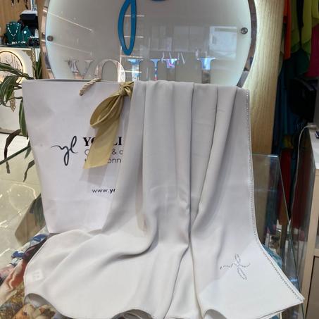 Châle en Crêpe Premium