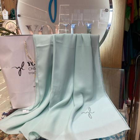 Châle en Crêpe Premium