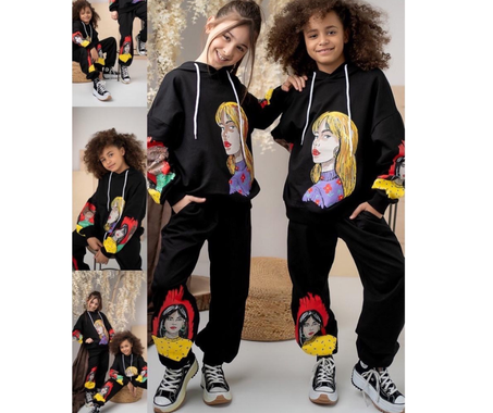 طاقم أسود للإناث