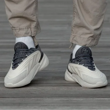 Adidas Yeezy 700