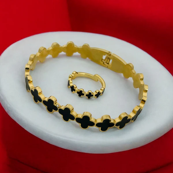 Black Clover Handcuff with Adjustable Ring | VV-24-GSB-0029