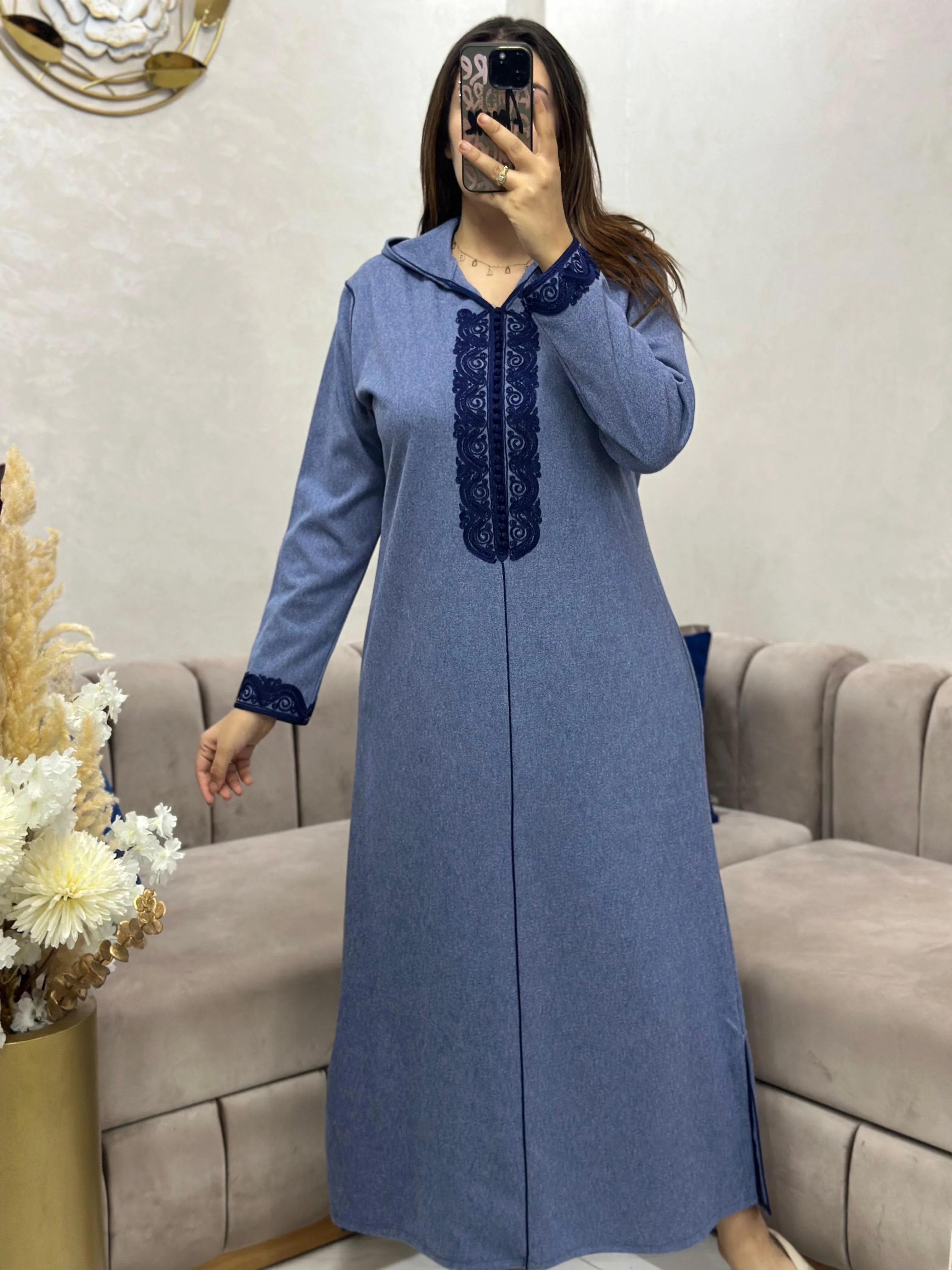 جلابة نسائية فاخرة – أناقة راقية لشتاء 2025