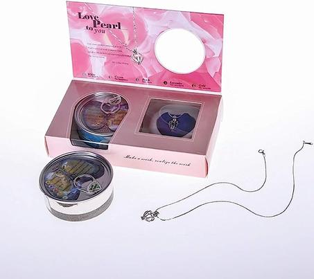 عقد فضي بتعليقة من اللؤلؤ الحقيقي