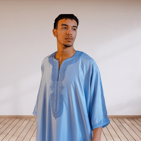 كندورة مطروزة