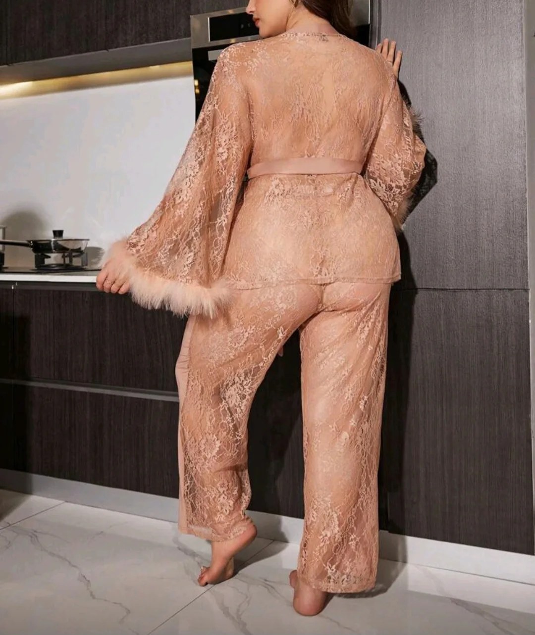 Ensemble rose nude à plumes