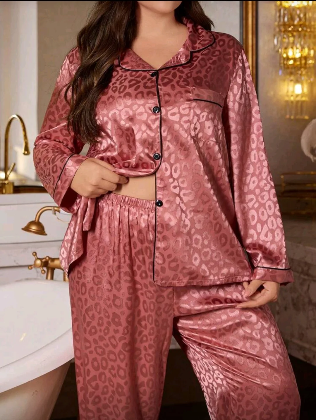 Pyjama satin rose corail léopard