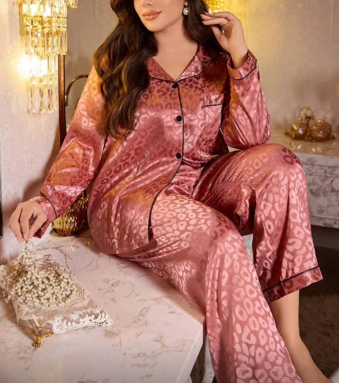Pyjama satin rose corail léopard