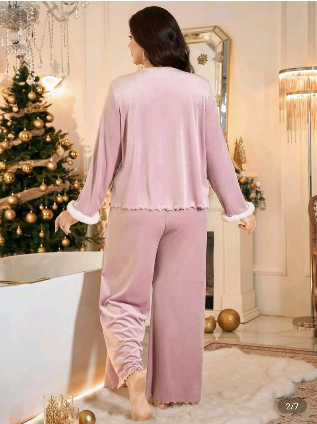 Pyjama velours rose bordure fourrure