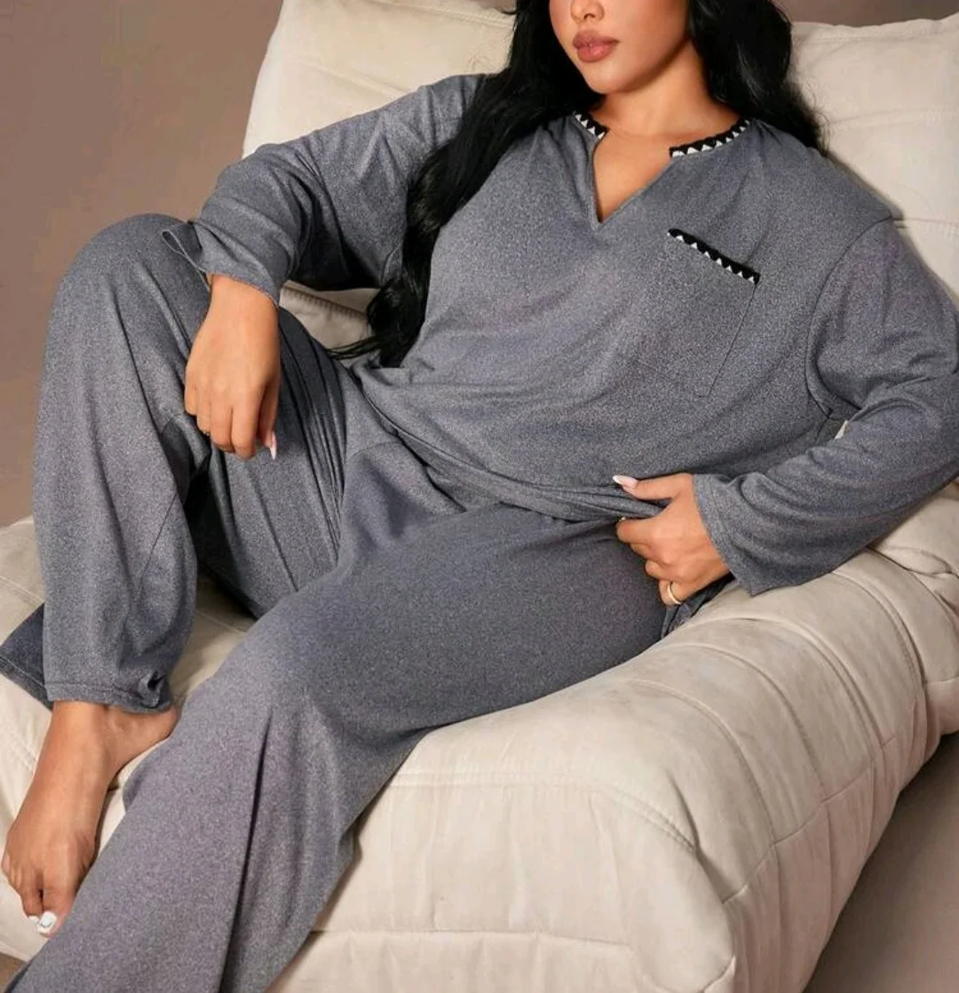 Pyjama gris col V à poche