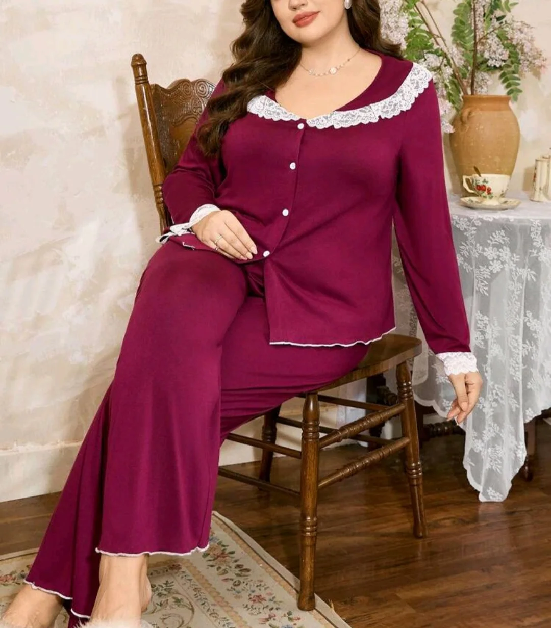 Pyjama prune framboise col dentelle
