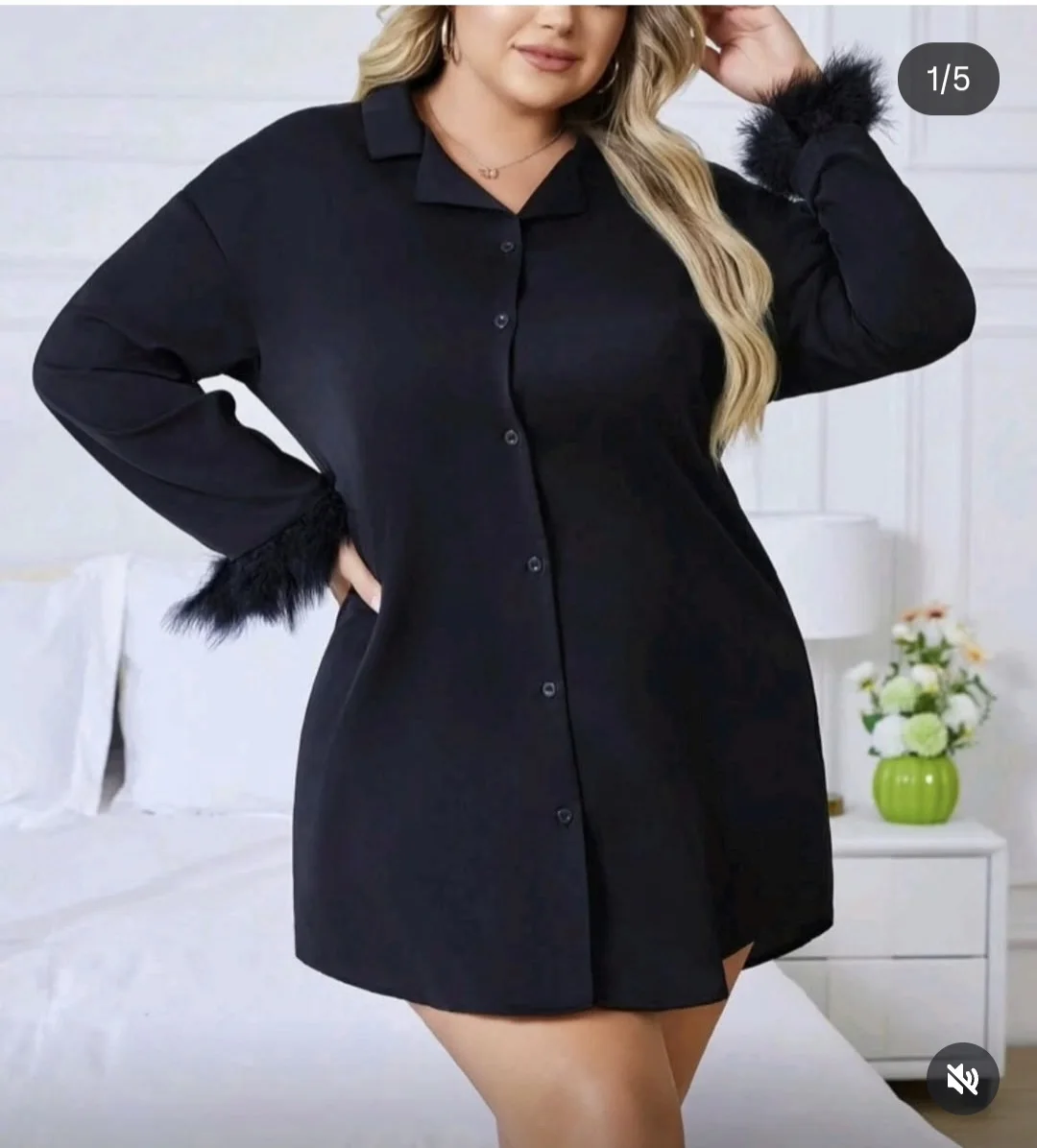 Robe noire à plumes
