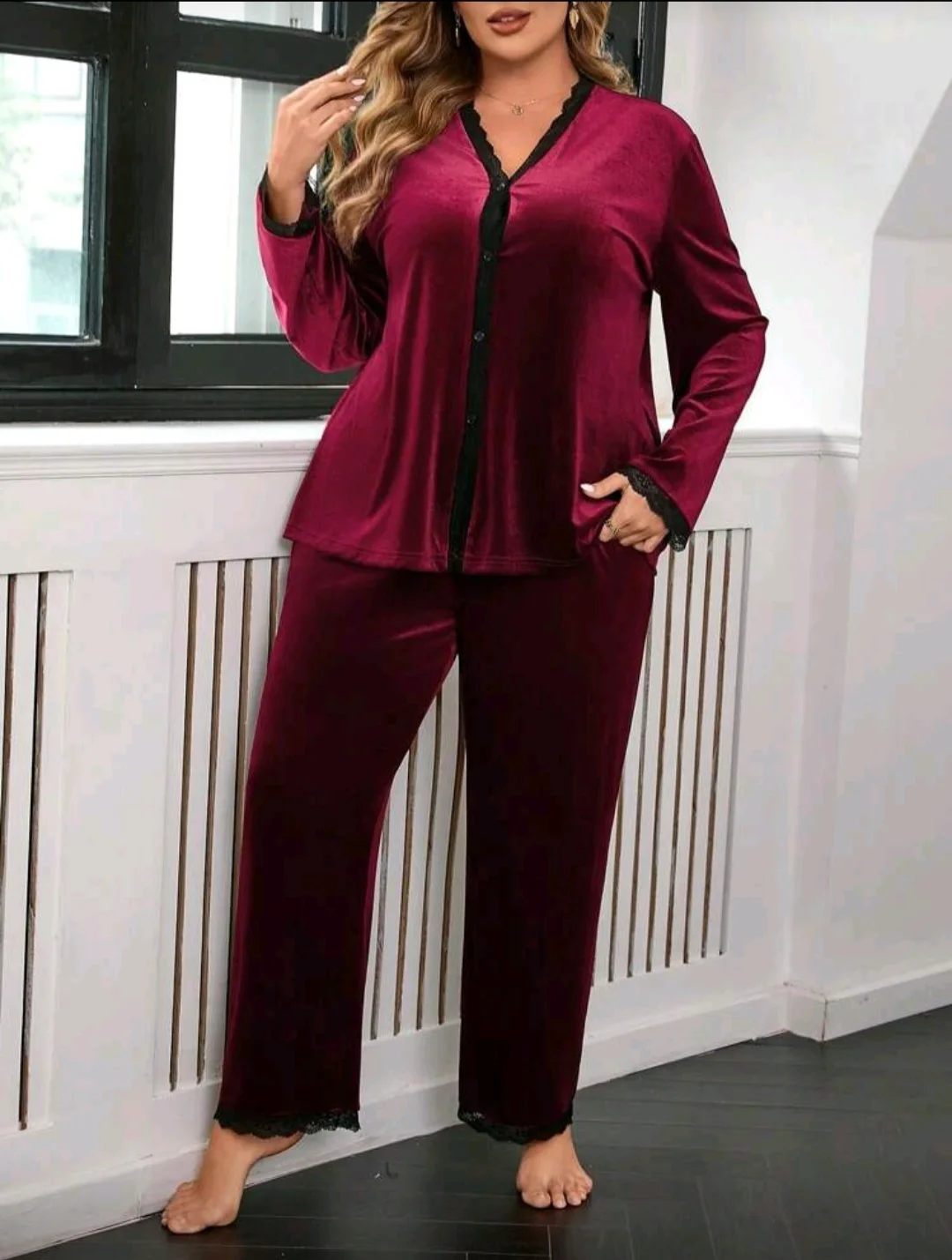 Pyjama velours bordeaux liserés noirs