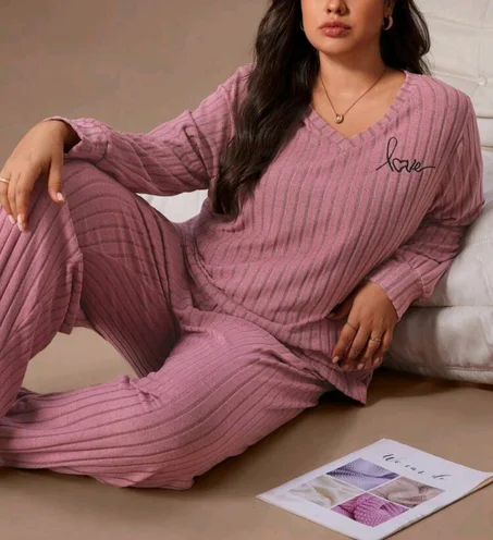 Pyjama brossée avec broderie anglaise décontracté, manches longuesHaut et pantalon.