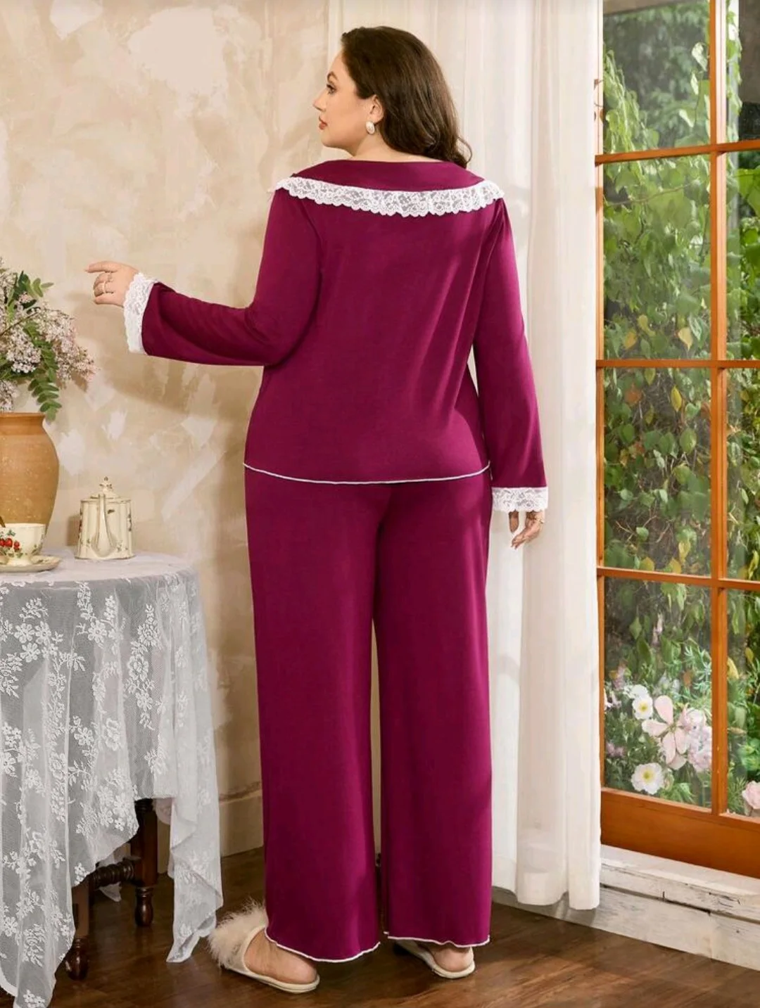 Pyjama framboise col dentelle
