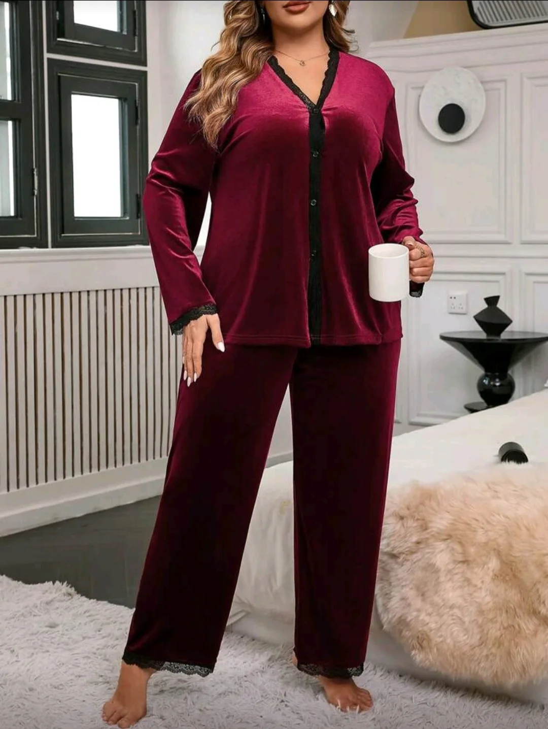 Pyjama velours bordeaux liserés noirs
