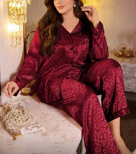 Haut et pantalon en jacquard léopard en soie