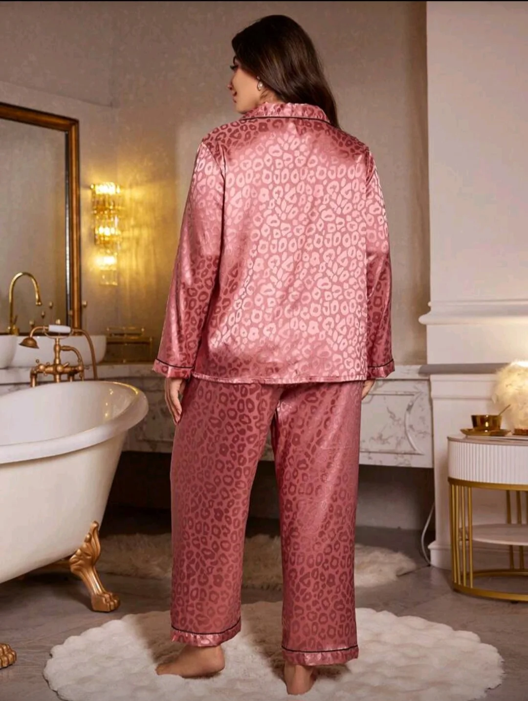 Pyjama satin rose corail léopard