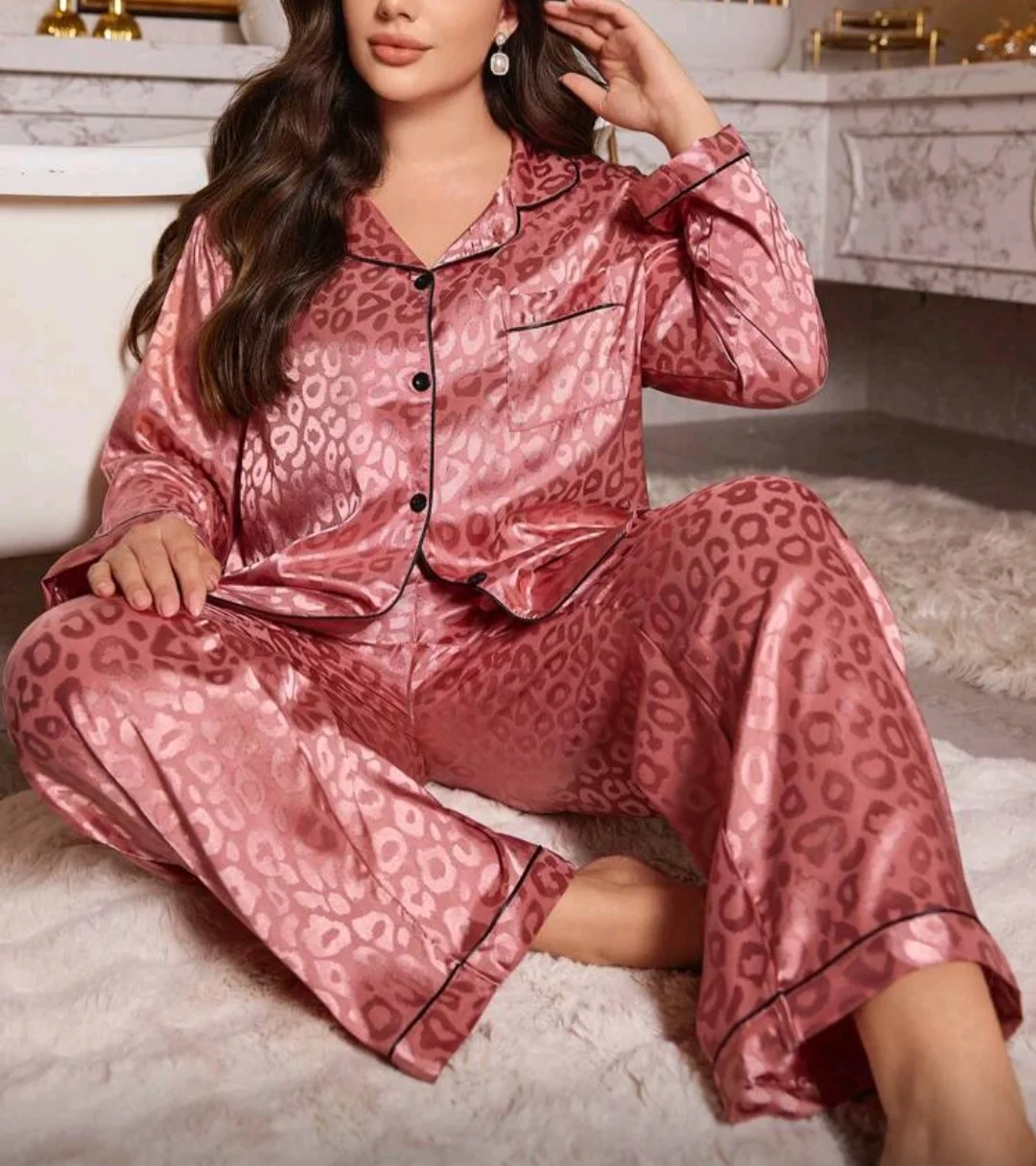 Pyjama satin rose corail léopard