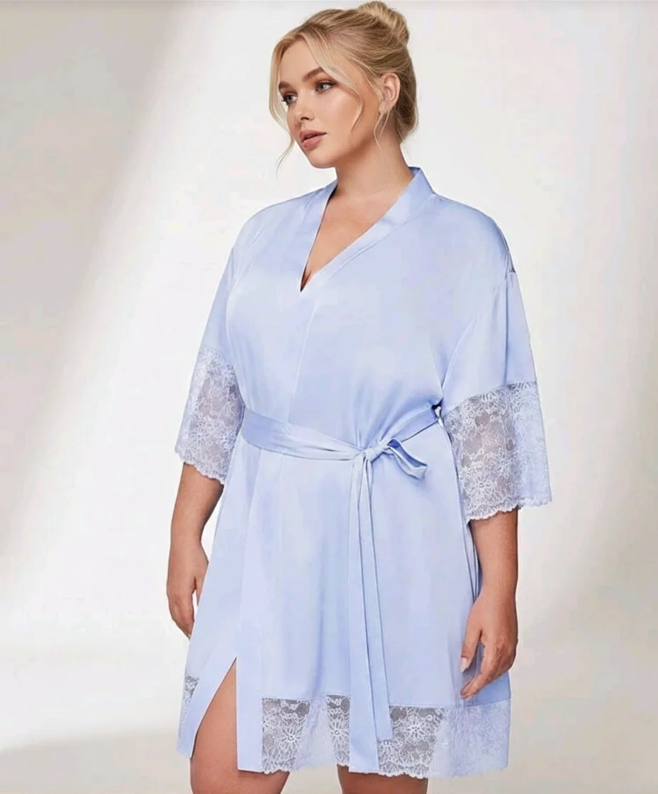 Peignoir bleu clair dentelle