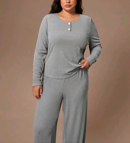 Ensemble de détente grandes tailles, pantalon à manches longues et col boutonné