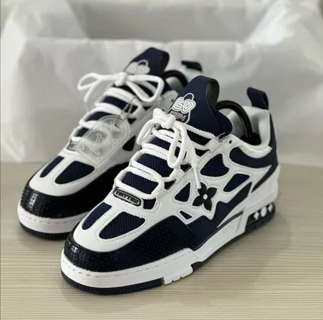 LOUIS VUITTON Urban Star LV