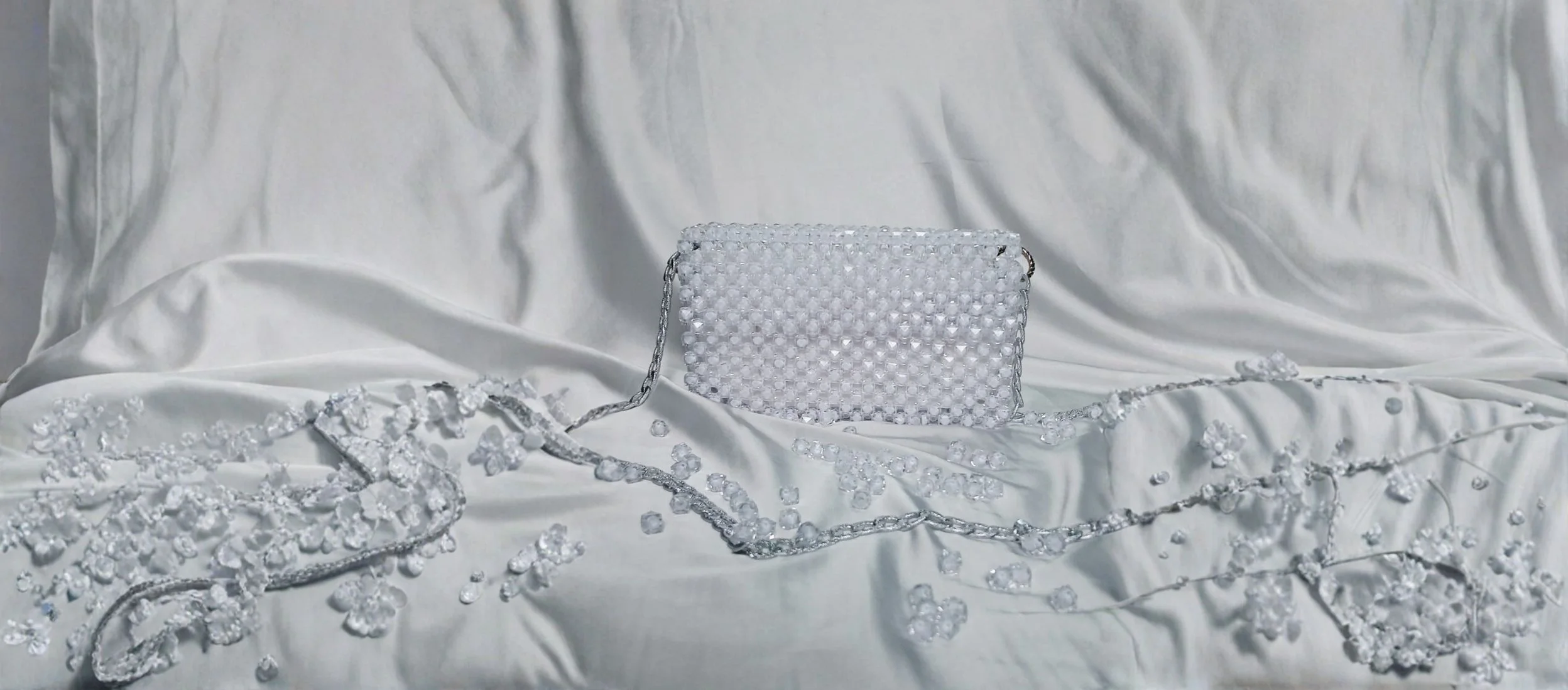 حقيبة وايت اورا