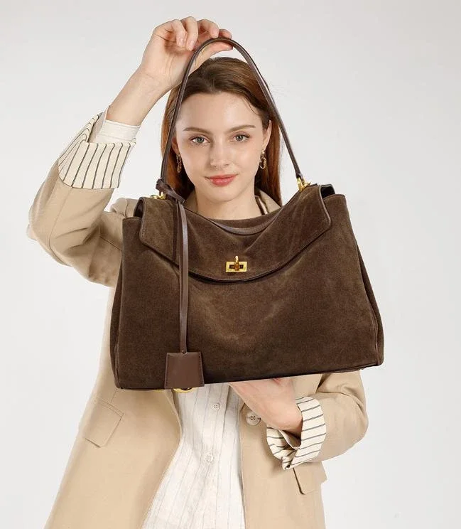 حقيبة بلورا