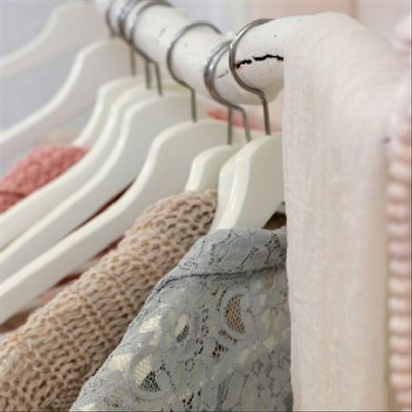 ملابس نسائية عصرية