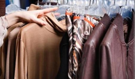 الملابس و الاحدية