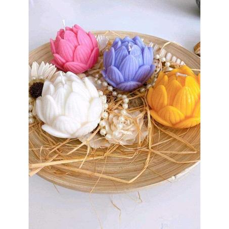 MOULE A BOUGIE EN FORME DE LOTUS