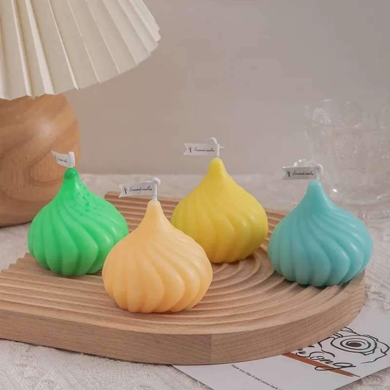 MOULE A BOUGIE EN FORME TOURBILLON EN SILICONE