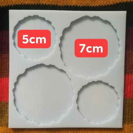 PlLATEAU*4 CERCLES 5  ET 7 CM