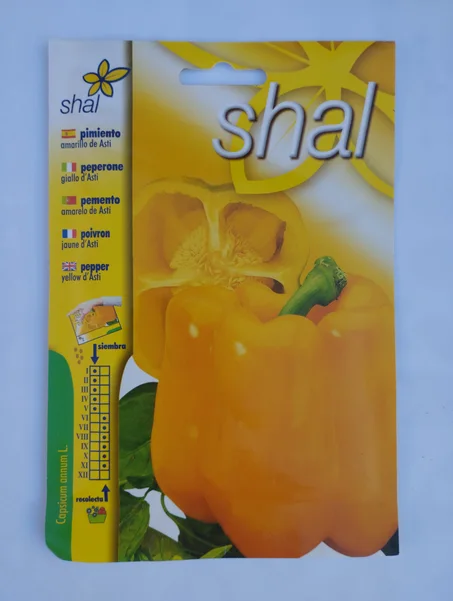 les grains de poivrons jaune.