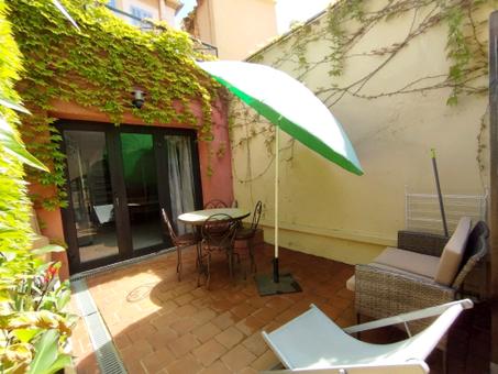 استوديو بدون مسبح