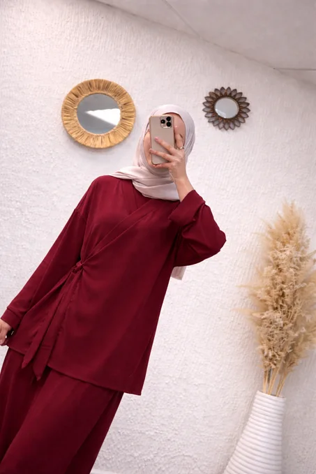 طقم كتان بتصميم أنيق