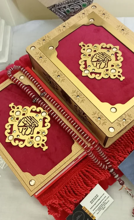 طقم الصلاة الفاخر بالعلبة الخشبية الجديد